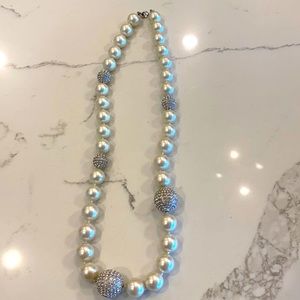 Ann Taylor pearl necklace